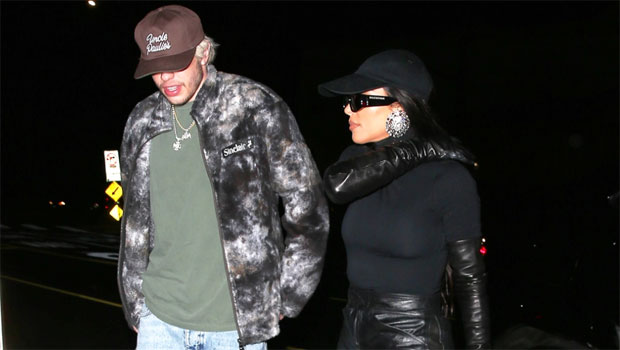 kim-kardashian-&-pete-davidson-twin-in-hoodies-as-romance…