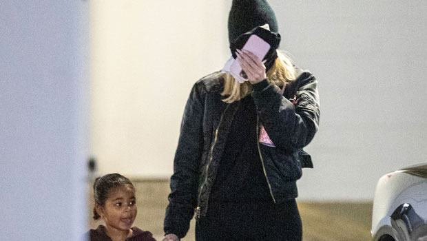 khloe-kardashian-spotted-with-true,-3,-in-1st-photos-since…