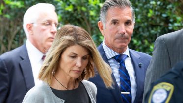 lori-loughlin-&-mossimo-giannulli-reportedly-robbed-of-$1m-worth…