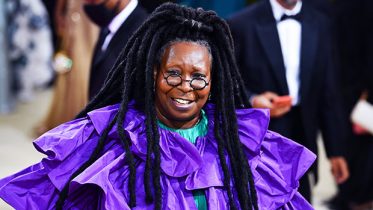 whoopi-goldberg-‘regrets’-holocaust-comments:-‘i-stand-with-the-jewish-people’