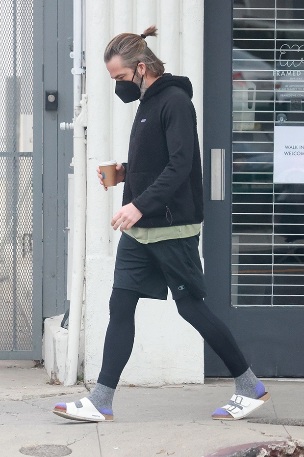 On Coffee Run, Chris Pine is unrecognizable with his teeny-tiny ponytail